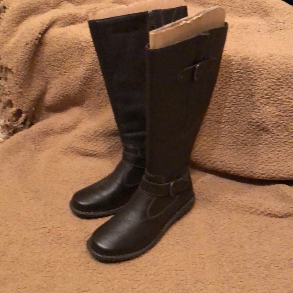 Born B.O.C tall wide calf boots